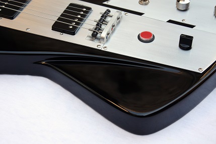 Pistol guitar - MWM modèle Black gloss avec booster